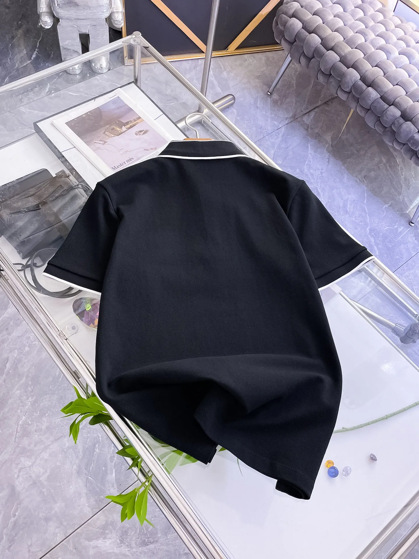 LP 2036ss🌹Spring and summer new high-quality short-sleeved lapel polo shirts are here. Made of imported customer-supplied mercerized pique fabrics. Brand logo. Original hardware accessories. Original factory labels. Carefully designed. Big-name quality. Good value for money.💋Original customization with 1:1 detail restoration. Ribbed knitted striped collar. Loose fit. The upper body is great👍🏻 Size: M~XXL